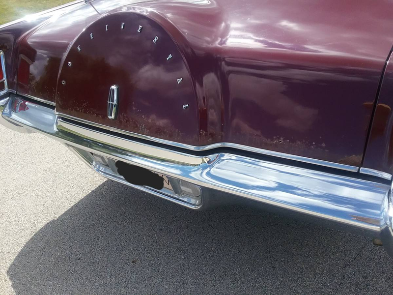 Illustration for article titled At $15,000, Could This 1969 Lincoln Continental Mark III Drive You to Drinking?